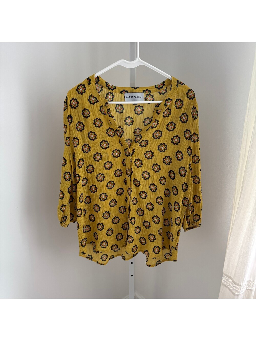Alex & Parker EUC Women's Yellow V-Neck Floral Blouse Size XL